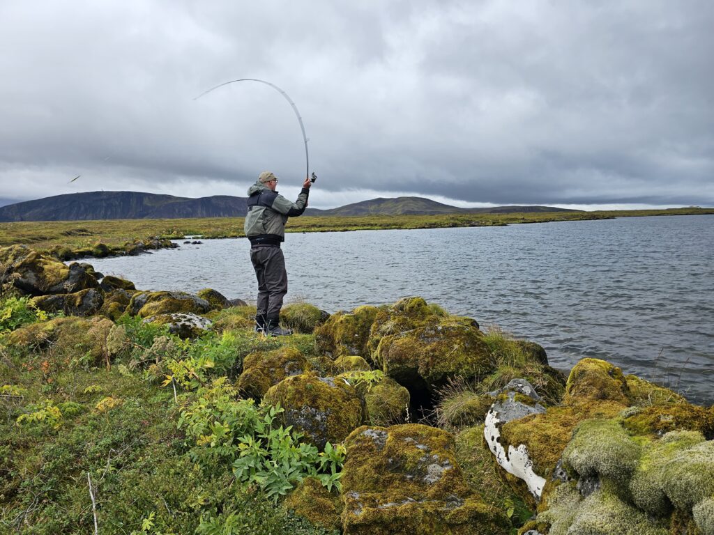 Fiskelodge på island med spin og flue